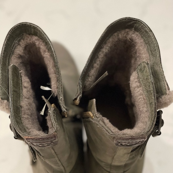 UGG boots. Beautiful Forrest green color. Hardly worn. Size 8.5 - Picture 6 of 7